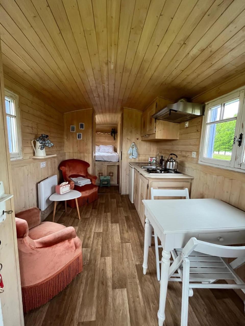 Les Logements Insolites De La Base Nautique Verneuil  Экстерьер фото